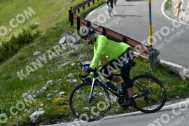 Fotó #2131229 | 16-06-2022 16:31 | Passo Dello Stelvio - Vízesés kanyar Bicajosok