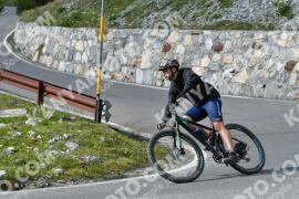 Fotó #2322634 | 16-07-2022 17:16 | Passo Dello Stelvio - Vízesés kanyar Bicajosok