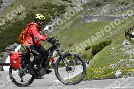Fotó #3097000 | 12-06-2023 11:57 | Passo Dello Stelvio - Vízesés kanyar Bicajosok