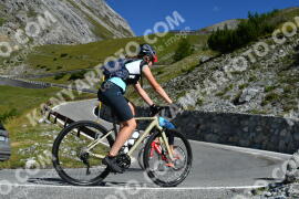 Photo #3986022 | 20-08-2023 11:13 | Passo Dello Stelvio - Waterfall curve BICYCLES