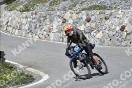 Fotó #2084429 | 04-06-2022 14:18 | Passo Dello Stelvio - Vízesés kanyar Bicajosok