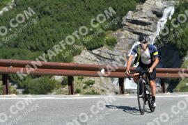 Photo #2397891 | 25-07-2022 10:05 | Passo Dello Stelvio - Waterfall curve BICYCLES