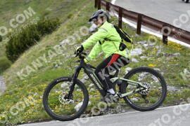 Fotó #2092961 | 05-06-2022 10:30 | Passo Dello Stelvio - Vízesés kanyar Bicajosok
