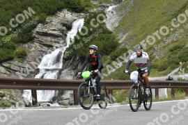 Fotó #3764130 | 08-08-2023 12:05 | Passo Dello Stelvio - Vízesés kanyar Bicajosok