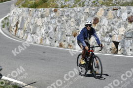 Photo #2734617 | 24-08-2022 13:56 | Passo Dello Stelvio - Waterfall curve BICYCLES