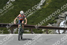 Fotó #3840303 | 12-08-2023 12:14 | Passo Dello Stelvio - Vízesés kanyar Bicajosok