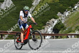 Photo #2412559 | 26-07-2022 10:39 | Passo Dello Stelvio - Waterfall curve BICYCLES