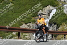 Photo #4305374 | 26-09-2023 10:48 | Passo Dello Stelvio - Waterfall curve BICYCLES