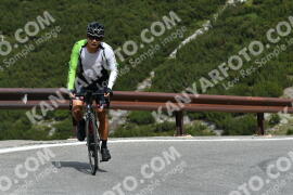 Fotó #2173200 | 21-06-2022 10:11 | Passo Dello Stelvio - Vízesés kanyar Bicajosok