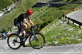 Photo #2158567 | 19-06-2022 09:24 | Passo Dello Stelvio - Waterfall BICYCLE riders
