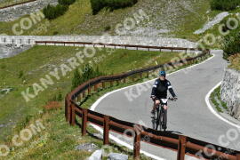 Fotó #2700985 | 21-08-2022 13:23 | Passo Dello Stelvio - Vízesés kanyar Bicajosok