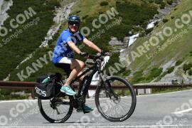 Fotó #2137578 | 17-06-2022 12:06 | Passo Dello Stelvio - Vízesés kanyar Bicajosok