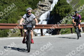 Photo #2183584 | 25-06-2022 09:32 | Passo Dello Stelvio - Waterfall curve BICYCLES