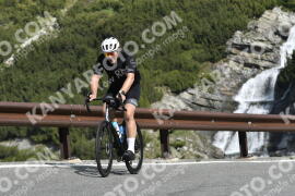 Fotó #3280198 | 29-06-2023 09:43 | Passo Dello Stelvio - Vízesés kanyar Bicajosok