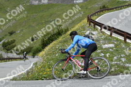 Fotó #3299399 | 01-07-2023 13:03 | Passo Dello Stelvio - Vízesés kanyar Bicajosok