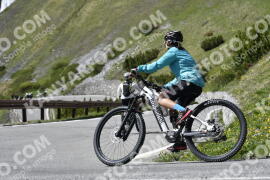 Fotó #2084682 | 04-06-2022 15:31 | Passo Dello Stelvio - Vízesés kanyar Bicajosok