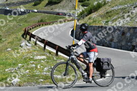 Photo #2352732 | 19-07-2022 10:55 | Passo Dello Stelvio - Waterfall curve BICYCLES