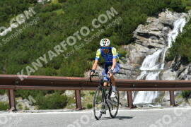 Photo #2432845 | 29-07-2022 12:17 | Passo Dello Stelvio - Waterfall curve BICYCLES