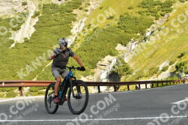 Fotó #4049695 | 24-08-2023 09:47 | Passo Dello Stelvio - Vízesés kanyar Bicajosok