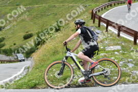 Fotó #2449003 | 30-07-2022 15:19 | Passo Dello Stelvio - Vízesés kanyar Bicajosok