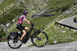 Fotó #3350550 | 04-07-2023 10:40 | Passo Dello Stelvio - Vízesés kanyar Bicajosok