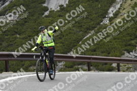 Fotó #3039039 | 03-06-2023 11:23 | Passo Dello Stelvio - Vízesés kanyar Bicajosok