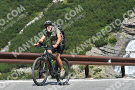Photo #2363429 | 21-07-2022 11:06 | Passo Dello Stelvio - Waterfall curve BICYCLES