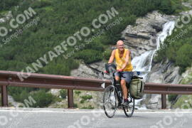 Photo #2364979 | 21-07-2022 12:11 | Passo Dello Stelvio - Waterfall curve BICYCLES