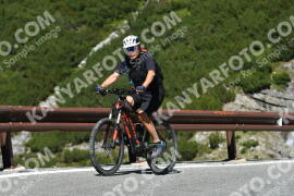 Fotó #2564026 | 09-08-2022 11:28 | Passo Dello Stelvio - Vízesés kanyar Bicajosok