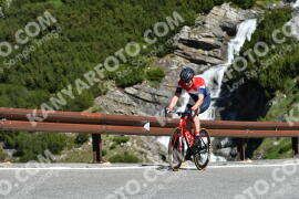 Photo #2175678 | 23-06-2022 10:07 | Passo Dello Stelvio - Waterfall BICYCLE riders
