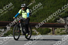 Fotó #4305753 | 26-09-2023 13:01 | Passo Dello Stelvio - Vízesés kanyar Bicajosok
