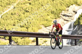 Photo #2082511 | 04-06-2022 09:05 | Passo Dello Stelvio - Waterfall BICYCLE riders