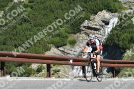 Photo #2368616 | 22-07-2022 10:18 | Passo Dello Stelvio - Waterfall curve BICYCLES