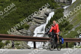 Fotó #3578967 | 26-07-2023 10:54 | Passo Dello Stelvio - Vízesés kanyar Bicajosok