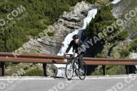 Photo #2108895 | 08-06-2022 09:17 | Passo Dello Stelvio - Waterfall BICYCLE riders