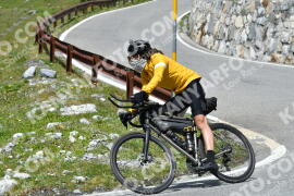 Photo #2434349 | 29-07-2022 13:37 | Passo Dello Stelvio - Waterfall curve BICYCLES
