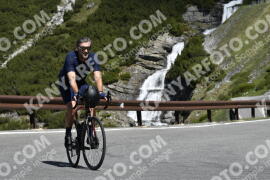 Fotó #2113461 | 10-06-2022 10:28 | Passo Dello Stelvio - Vízesés kanyar Bicajosok