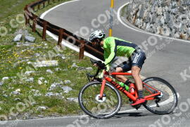 Photo #2338453 | 17-07-2022 13:00 | Passo Dello Stelvio - Waterfall curve BICYCLES