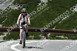 Fotó #2289738 | 12-07-2022 13:08 | Passo Dello Stelvio - Vízesés kanyar Bicajosok