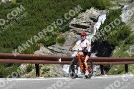 Foto #2295409 | 13-07-2022 10:44 | Passo Dello Stelvio - Curva di cascata BICICLETTA