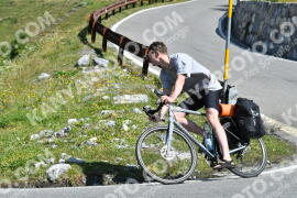 Photo #2398270 | 25-07-2022 10:31 | Passo Dello Stelvio - Waterfall curve BICYCLES