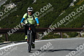 Fotó #4305755 | 26-09-2023 13:01 | Passo Dello Stelvio - Vízesés kanyar Bicajosok