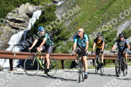 Photo #2183411 | 25-06-2022 09:23 | Passo Dello Stelvio - Waterfall curve BICYCLES