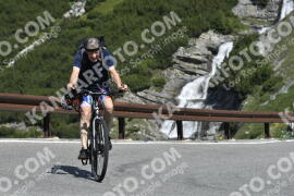 Fotó #3515311 | 17-07-2023 10:37 | Passo Dello Stelvio - Vízesés kanyar Bicajosok
