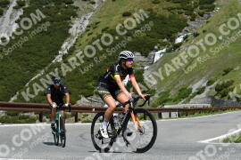 Photo #2137189 | 17-06-2022 11:00 | Passo Dello Stelvio - Waterfall BICYCLE riders