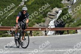 Photo #2412109 | 26-07-2022 09:51 | Passo Dello Stelvio - Waterfall curve BICYCLES