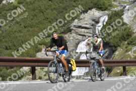 Fotó #2797012 | 02-09-2022 10:34 | Passo Dello Stelvio - Vízesés kanyar Bicajosok