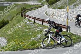 Fotó #3106084 | 15-06-2023 16:01 | Passo Dello Stelvio - Vízesés kanyar Bicajosok