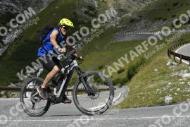 Fotó #3840112 | 12-08-2023 12:06 | Passo Dello Stelvio - Vízesés kanyar Bicajosok