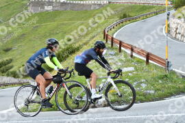 Photo #2183213 | 25-06-2022 08:40 | Passo Dello Stelvio - Waterfall curve BICYCLES